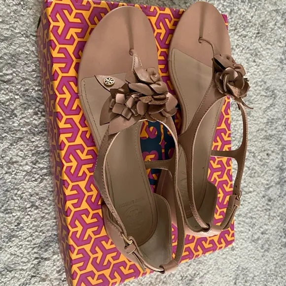 Tory Burch leather nude sandals sz.7,5