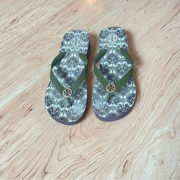 Tory Burch Wedge Flip Flip Sandals with Monogram Woman’s Size 7