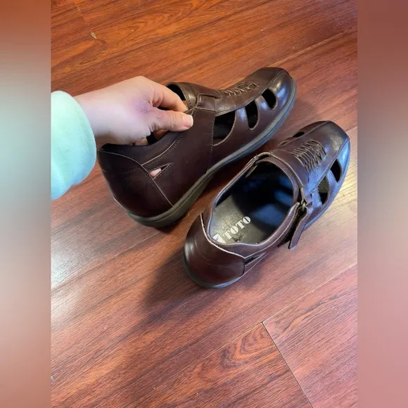 TOTO Men Invisible Height Increasing Elevator Brown Leather Slip On Sandals 7