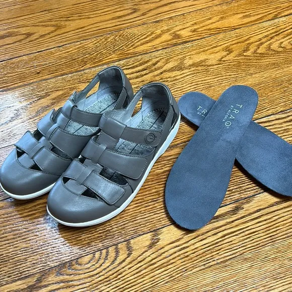 Traq by Algeria Dove gray walking sandals.  Leather uppers, Size 38 (US 8.5).