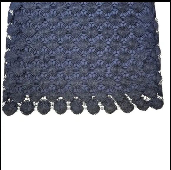 Trina Turk Merengue Daisy Lace Off The Shoulder Dress in Navy Blue Size Medium