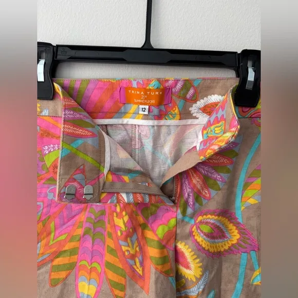 Trina Turk Tan Pink Abstract Floral Cotton Shorts, like new Size 12