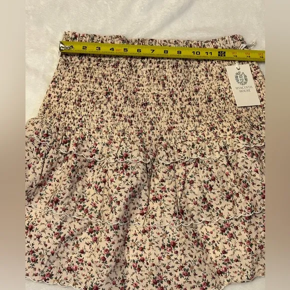 Tuckernuck Hyacinth House Floral Steff Smocked Mini Skirt Pink Size M