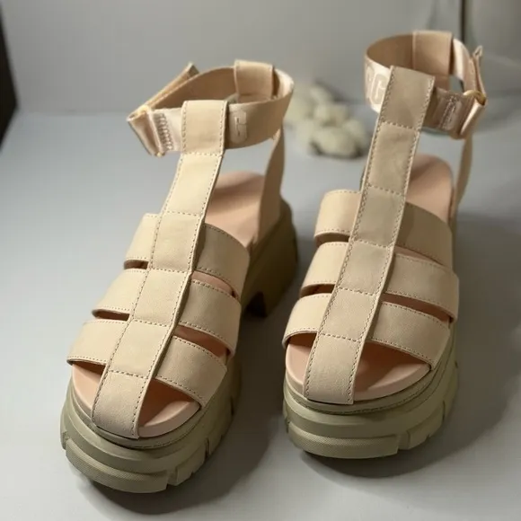 UGG Ashton Strappy Sandals