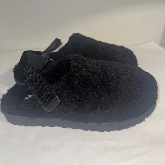 Ugg Black Fuzzy Slip-On Sandal slippers women’s size 8