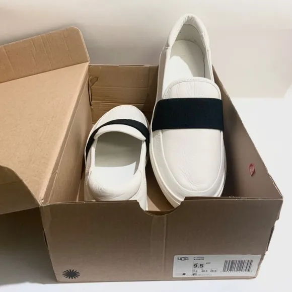 UGG Chayze WHITE LEATHER SLIP-ON FASHION SNEAKER COMFORTABLE FLAT SHOES LOAFERS