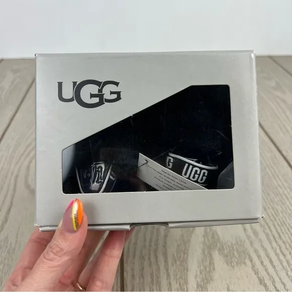 UGG Infant Fluff Yeah Furry Fuzzy Sandals 0/1 XS 0-6 months Black $55 Baby Sized