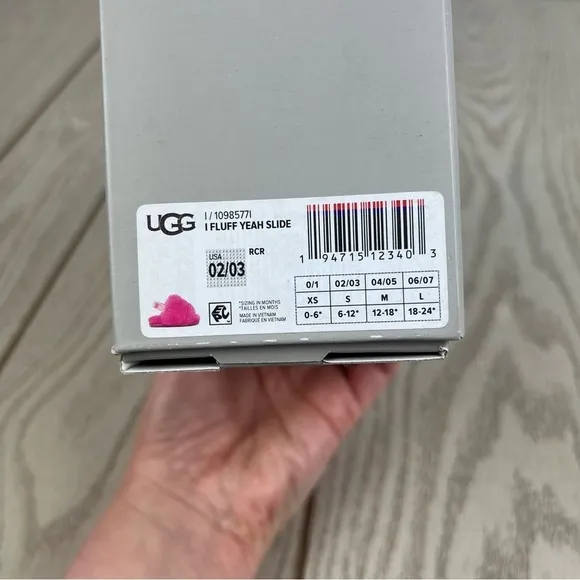 UGG Infant Fluff Yeah Furry Fuzzy Sandals 02/03 S 6-12 months Pink $55