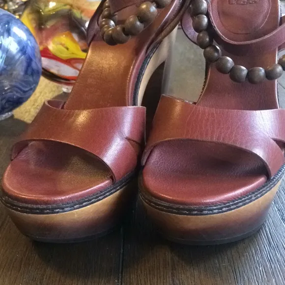 UGG ‘Naima’ Platform Sandals