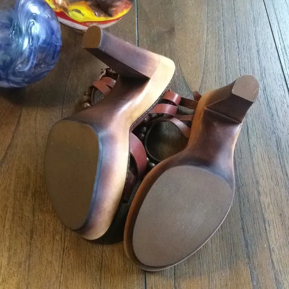 UGG ‘Naima’ Platform Sandals