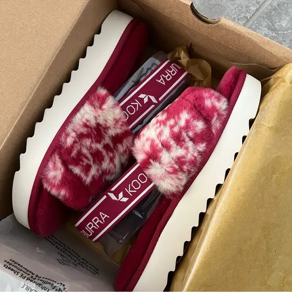 Ugg Slingback Sandals Fuzzi II Tie Dye Faux Fur Platforms Berry Red, Size 6M NEW