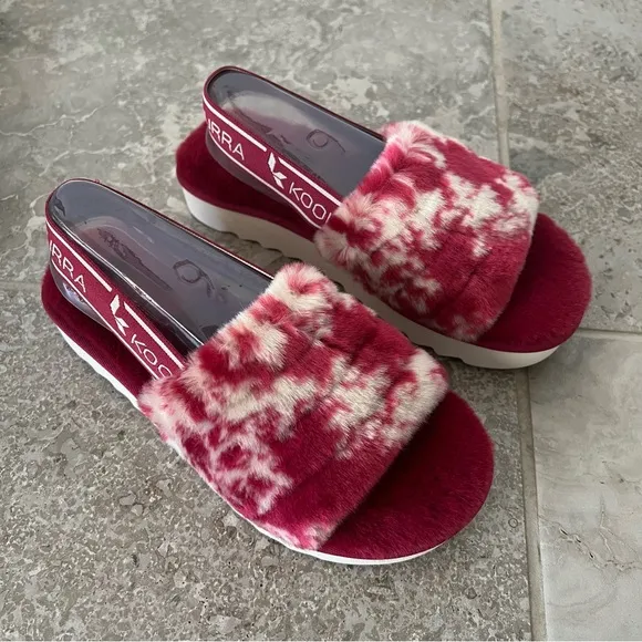 Ugg Slingback Sandals Fuzzi II Tie Dye Faux Fur Platforms Berry Red, Size 6M NEW
