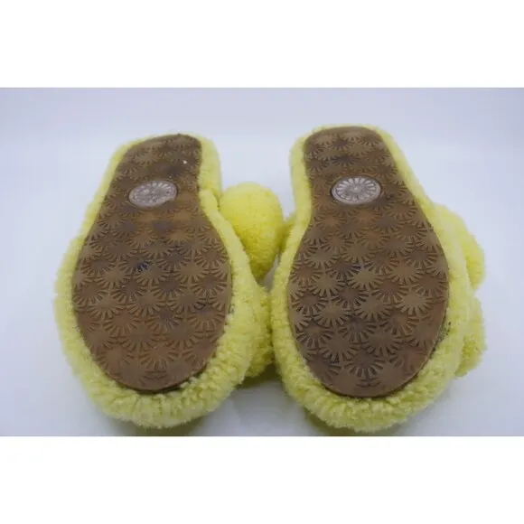 Ugg Slipper/Sandals Women's Size 10 Fluff Yeah Slide - F19010D