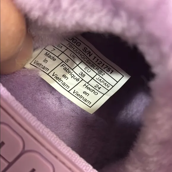 Ugg Super Fluff WOMEN'S Purple DISCONTINUED Sandals 7 Instagram cozy chic girly