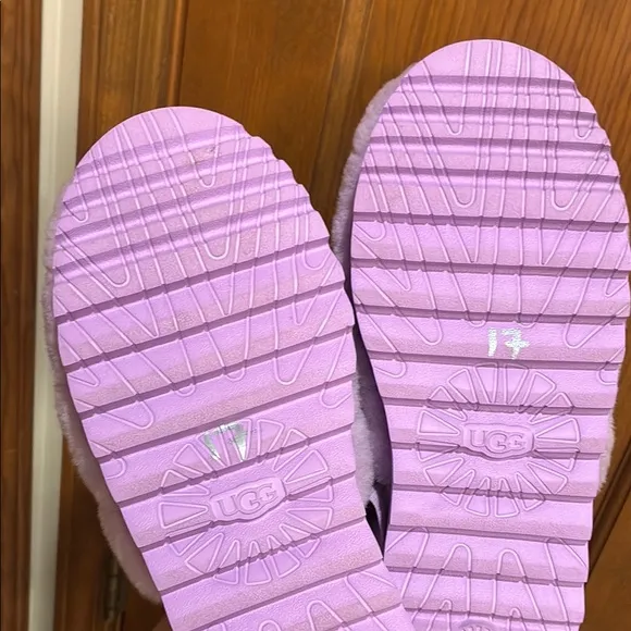 Ugg Super Fluff WOMEN'S Purple DISCONTINUED Sandals 7 Instagram cozy chic girly
