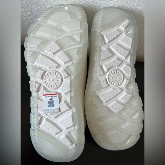 UGG Tasman Sport | Men’s Size: 8 | Color: White Slip-On Clogs