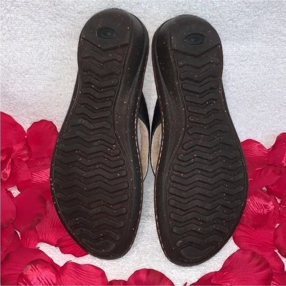 UGG Women's Brown and Black Sandals