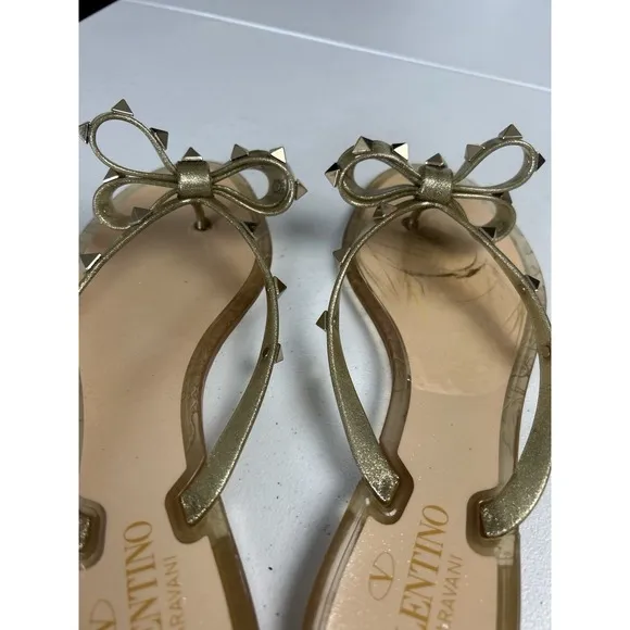 Valentino Garavani Rubber Studs Thong Sandals 39/9 Gold Authentic Slip On Jelly