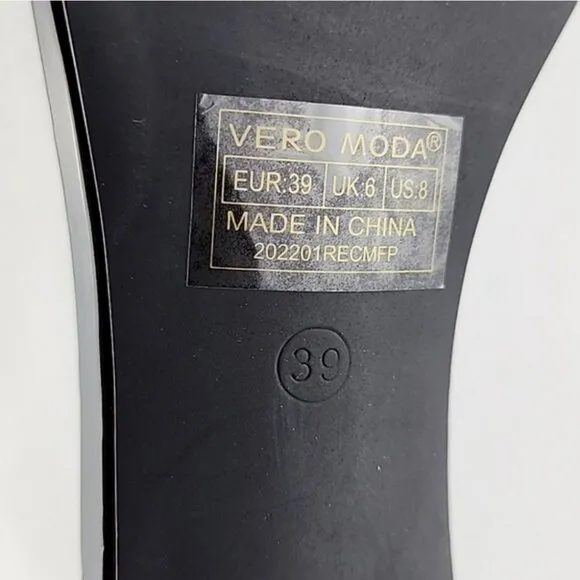 Vero Moda Lya Black Patent Thin Strappy Dressy Heeled Sandals Ankle Strap Size 8