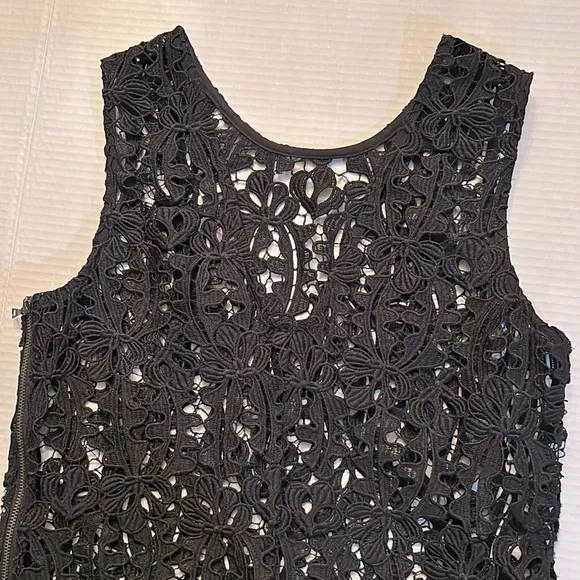 VERONIKA MAINE Lace Sleeveless Midi Dress Black V back size 8