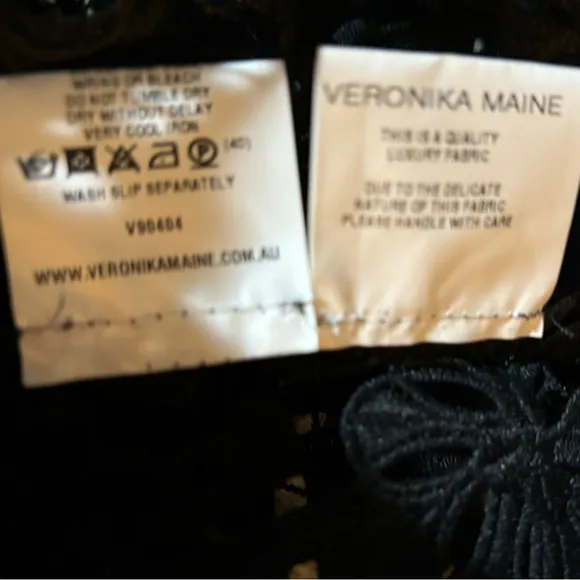 VERONIKA MAINE Lace Sleeveless Midi Dress Black V back size 8