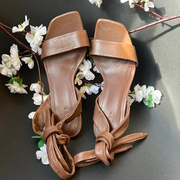 Vince Brown Leather Sandals with Bow Detail