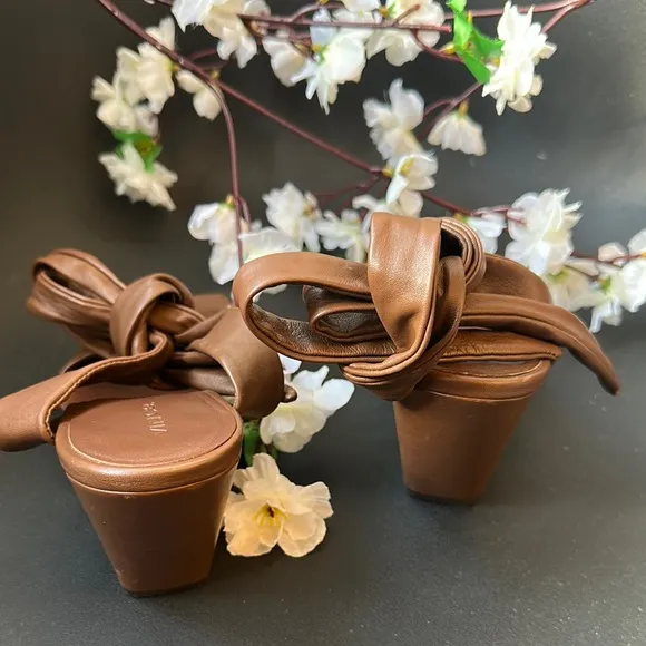 Vince Brown Leather Sandals with Bow Detail