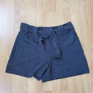 🌻VINCE CAMUTO🌻 Belted High Waist Shorts - [Size 12 * Black]