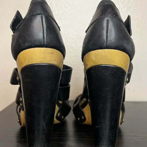 Vince Camuto Black Heeled Leather Sandals