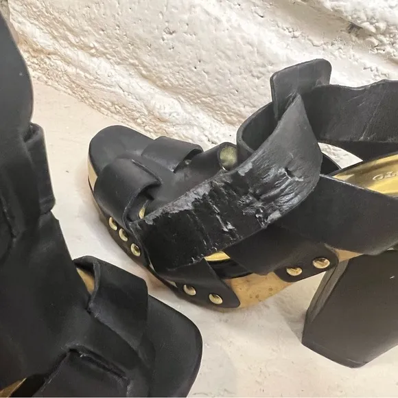 Vince Camuto Black Heeled Leather Sandals
