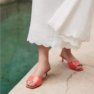 VINCE CAMUTO Leather Sandals