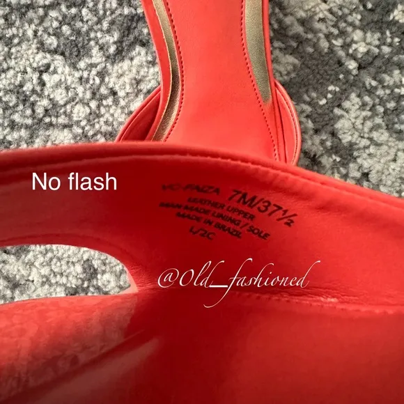 VINCE CAMUTO Leather Sandals