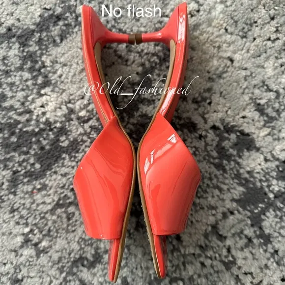 VINCE CAMUTO Leather Sandals