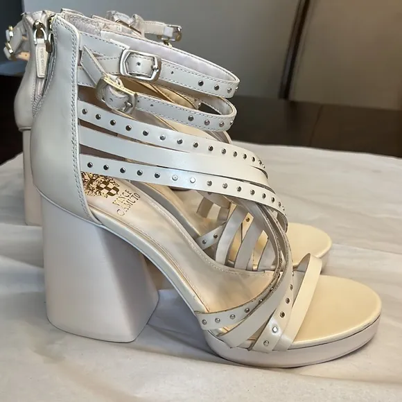 VINCE CAMUTO Nanthie Leather Studded Strappy Platform Sandals In Warm Vanilla