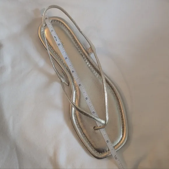 VINCE Deana Metallic Leather Sandals in Champagne Size 8 Brand New in Box