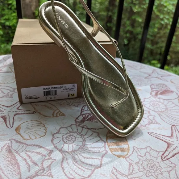VINCE Deana Metallic Leather Sandals in Champagne Size 8 Brand New in Box