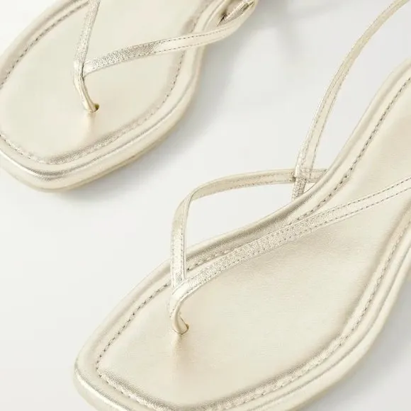 VINCE Deana Metallic Leather Sandals in Champagne Size 8 Brand New in Box
