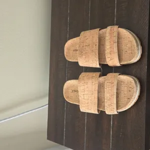Vince Tan Cork Lightweight Slip On Sandals Size 8.5