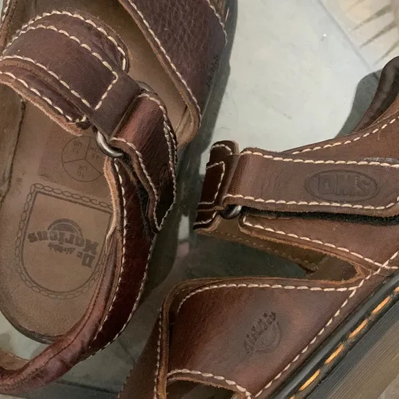 Vintage 90s DR. MARTENS Mens Made in England Sandals 9076