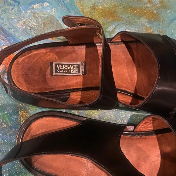 Vintage VERSACE CLASSIC BLACK Elegant Black Sandals SIZE 11.5