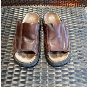 Vintage Y2K, sketchers sandals