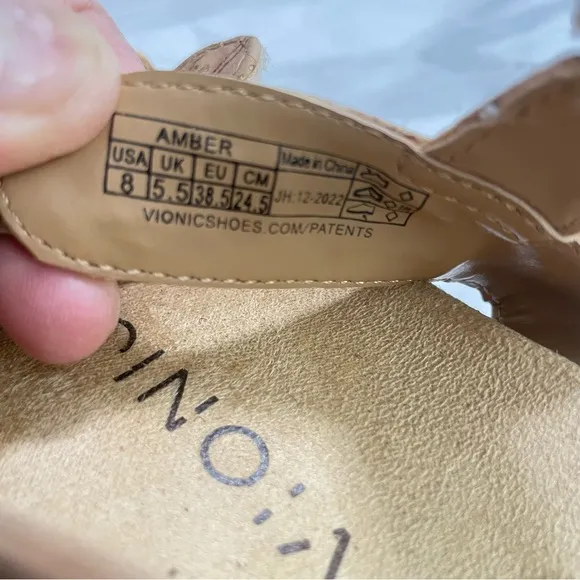 Vionic Amber Tan Gold Cork 3 Strap Adjustable Sandals Women's sz 8