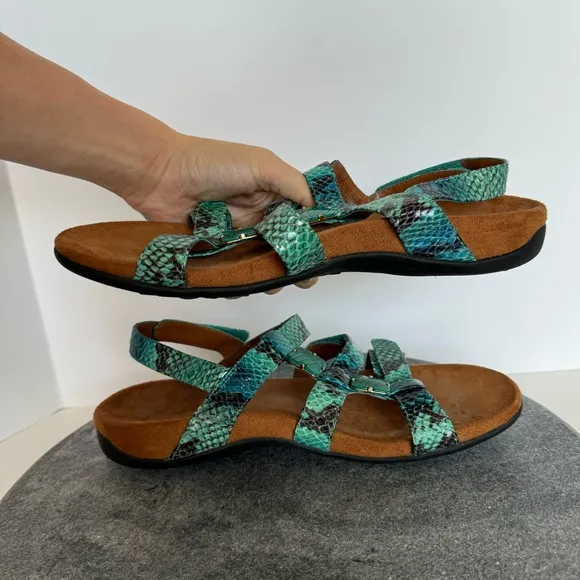 Vionic Amber Teal Snakeskin Sandals Jeweled Beads 8