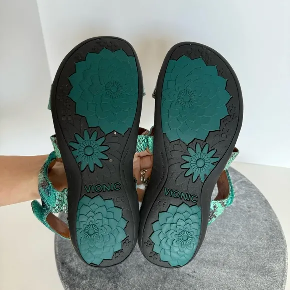 Vionic Amber Teal Snakeskin Sandals Jeweled Beads 8