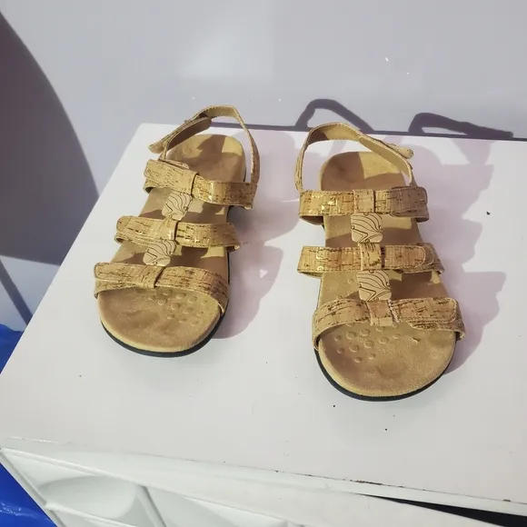 Vionic orthopedic amber cork tan sandals size 8