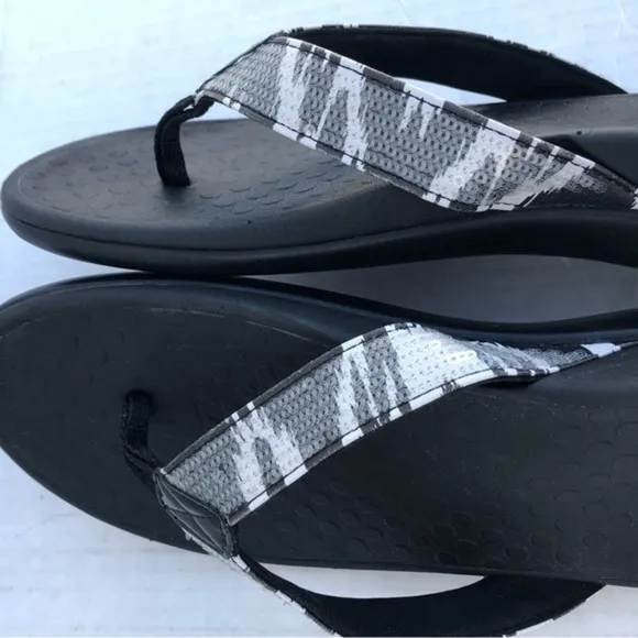 Vionic tide ll sequins sandals