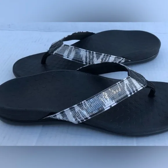Vionic tide ll sequins sandals