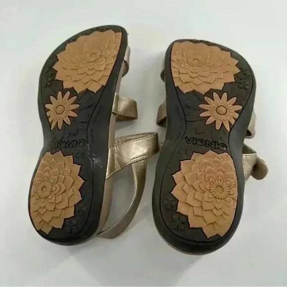 Vionic womens Cathy sandals size 7 38 bronze leather walking comfort orthopedic