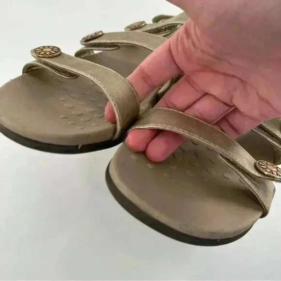 Vionic womens Cathy sandals size 7 38 bronze leather walking comfort orthopedic
