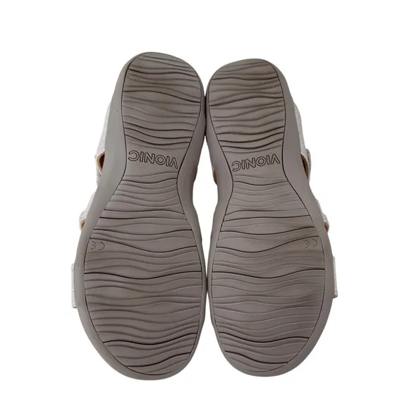 Vionic Women's Silver Adjustable Back Strap Walking Sandals Size 8 NEW